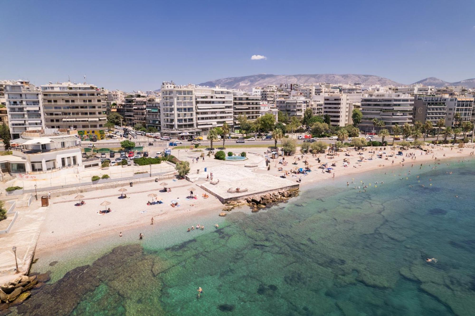 Luxury Seaside Apartment Next To Starbucks Opossite The Beach Park Of Flisvos Atenas Exterior foto