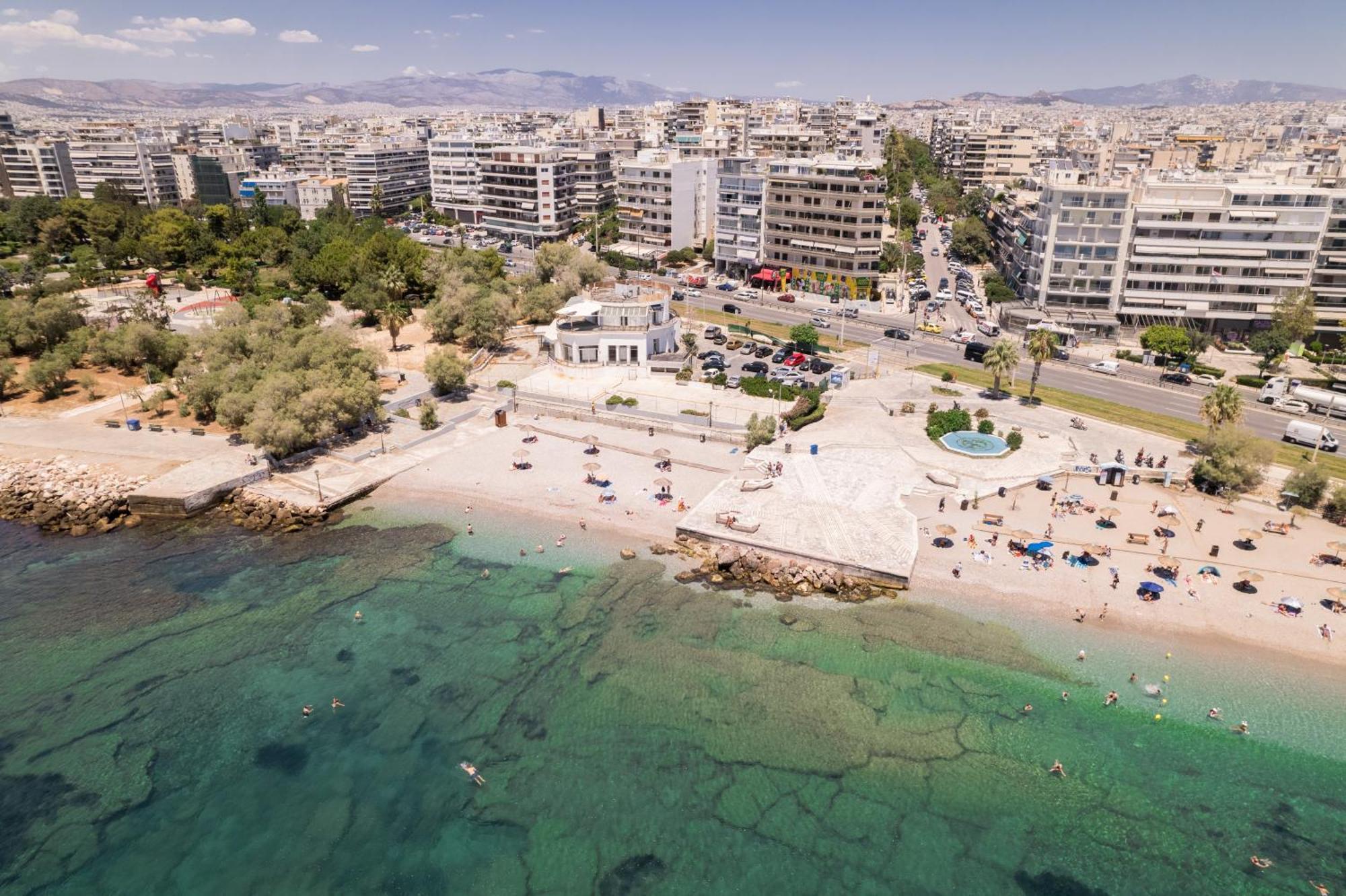 Luxury Seaside Apartment Next To Starbucks Opossite The Beach Park Of Flisvos Atenas Exterior foto